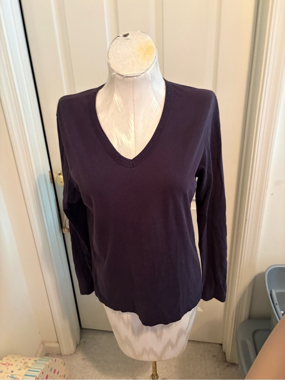 J.Crew Women's Long-Sleeve V-Neck Top in black size M